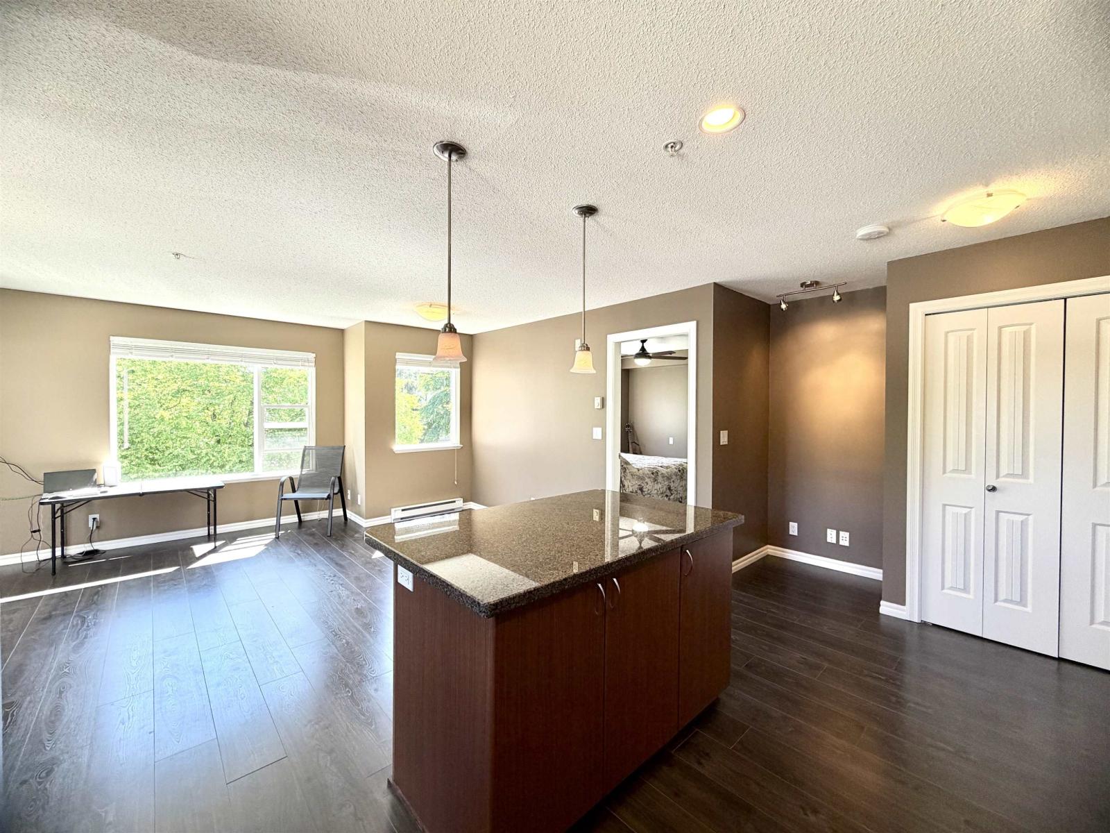 205 2581 Langdon Street Property Photo 24
