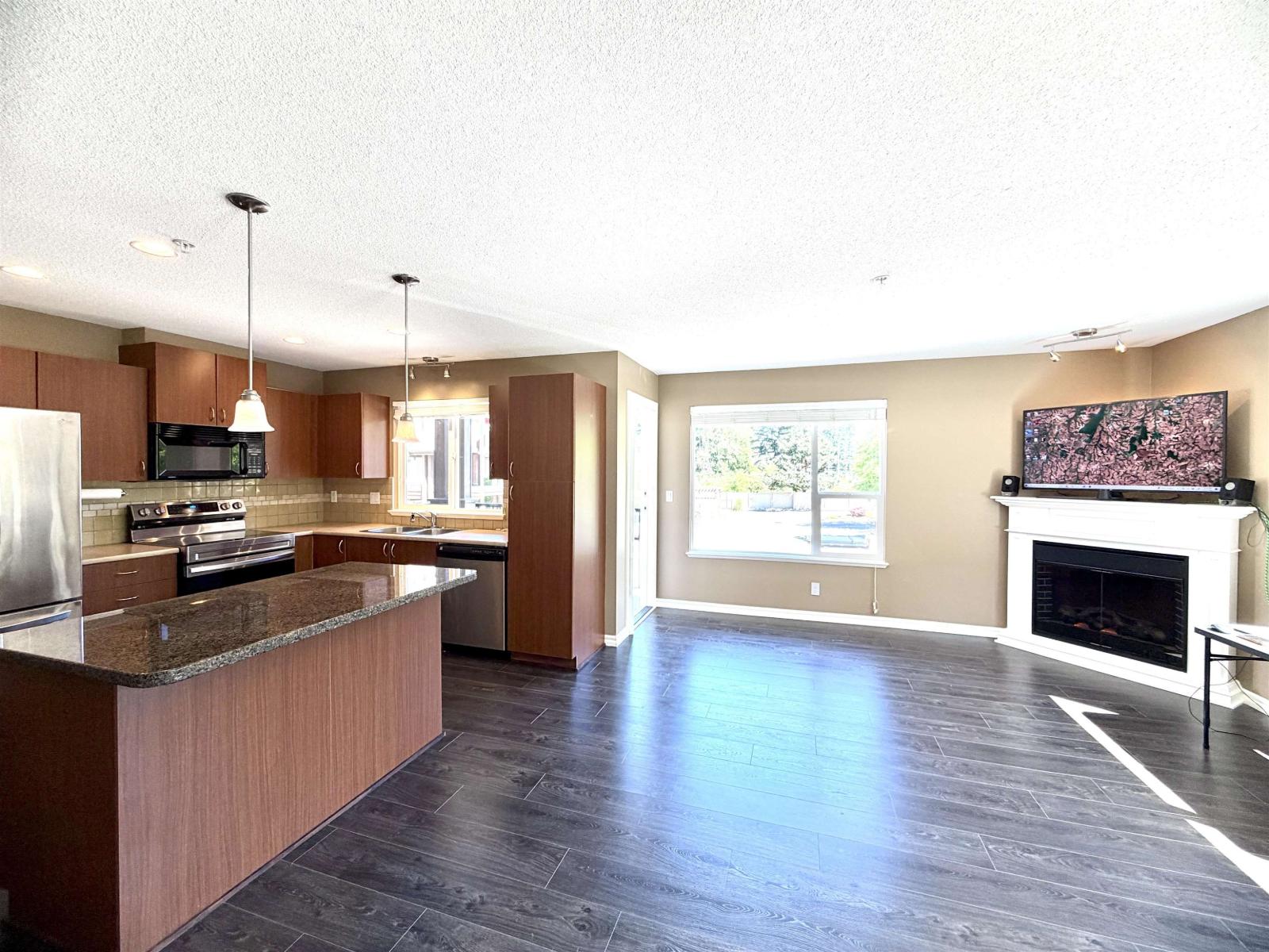 205 2581 Langdon Street Property Photo 28