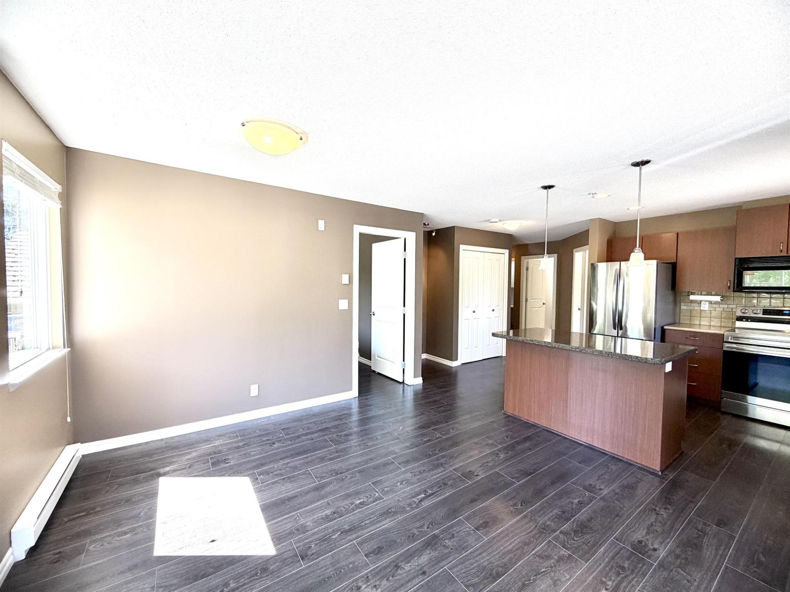 205 2581 Langdon Street Property Photo 30