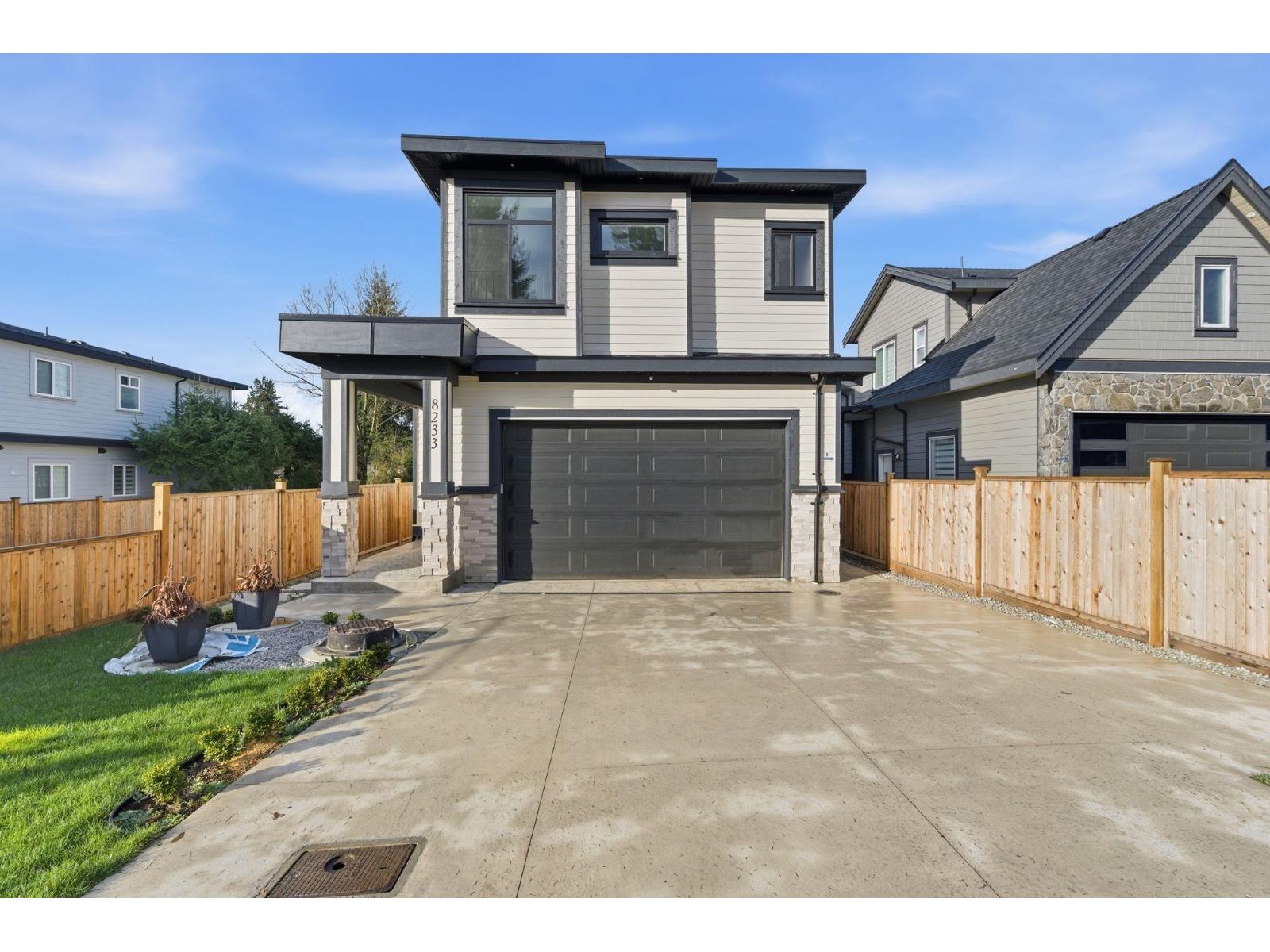 8233 114 Street Property Photo 2