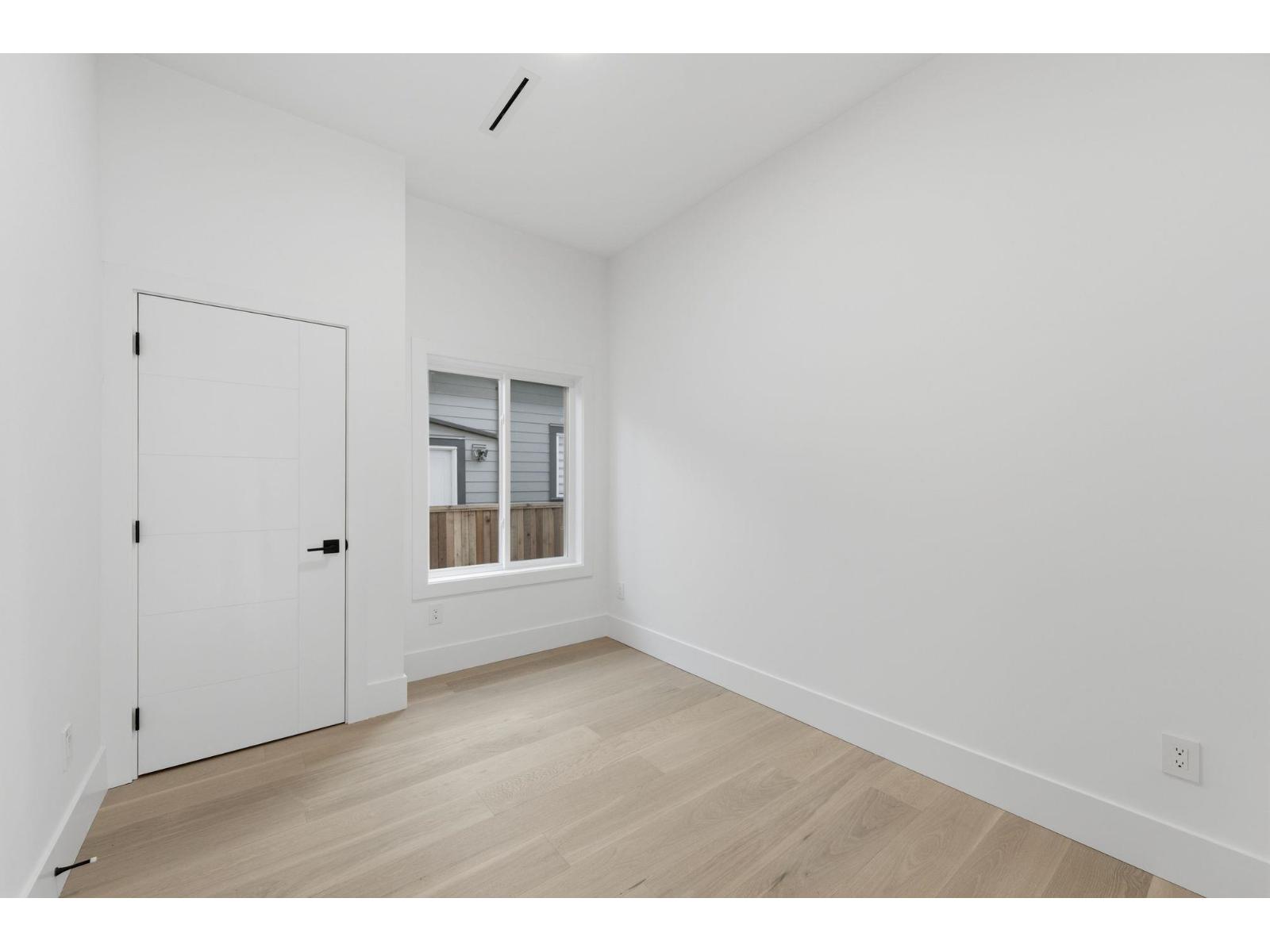 8233 114 Street Property Photo 15