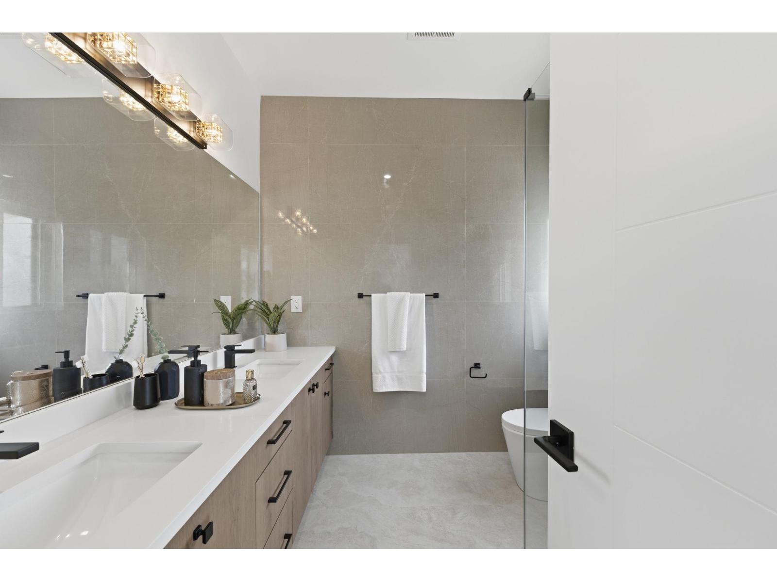8233 114 Street Property Photo 20