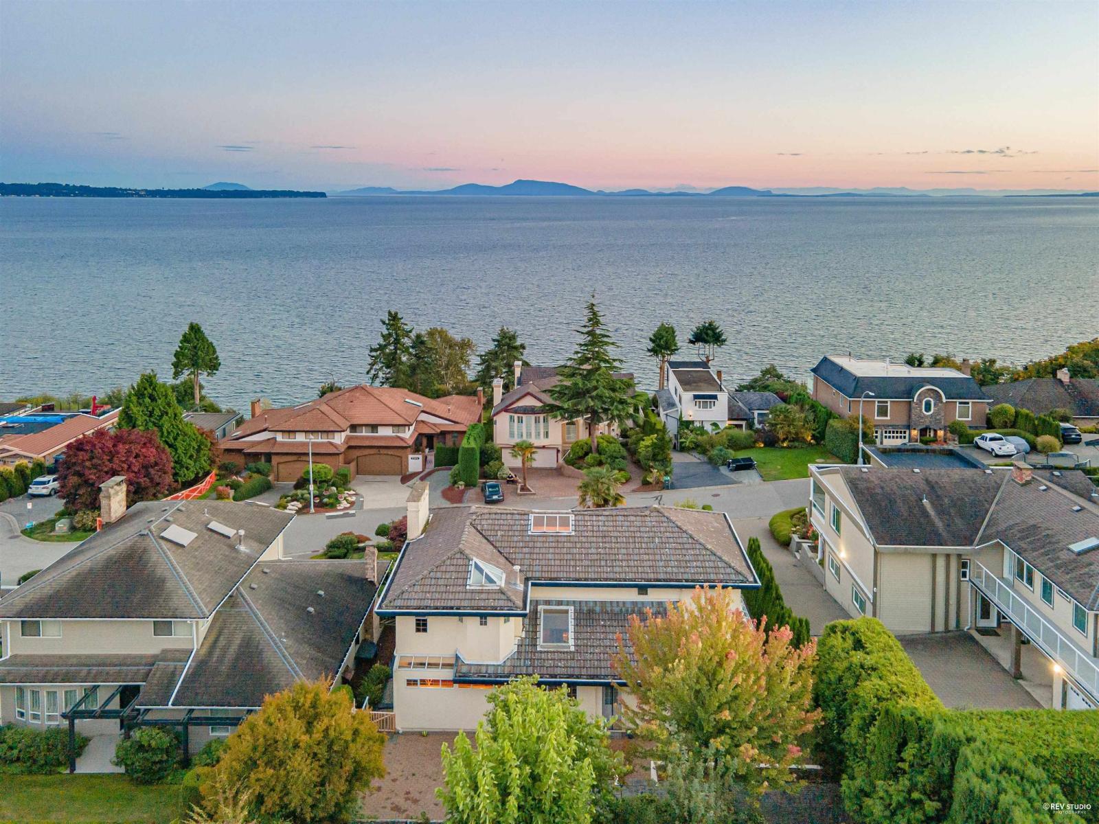 13151 13 Avenue Property Photo 2