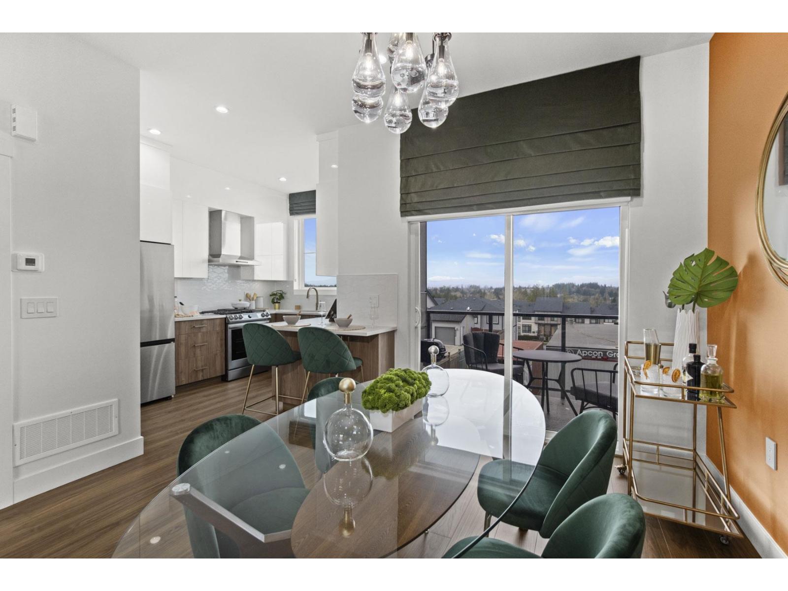 16 6035 141 Street Property Photo 15