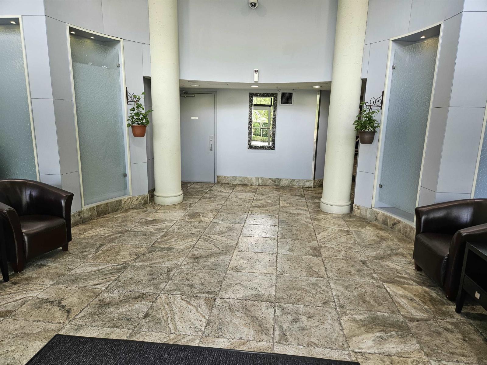 1105 10899 University Drive Property Photo 4