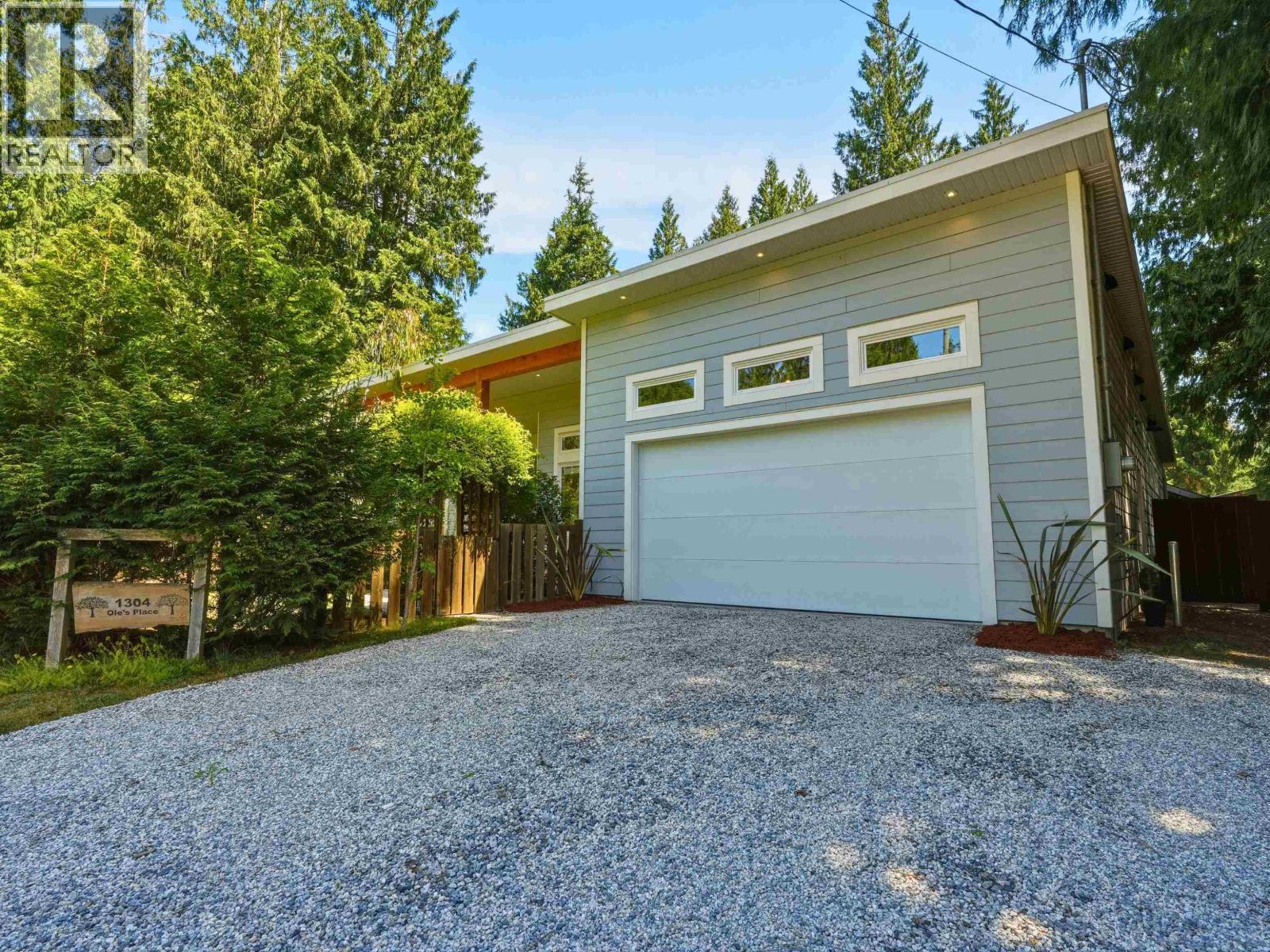 1304 Oles Place Property Photo 1