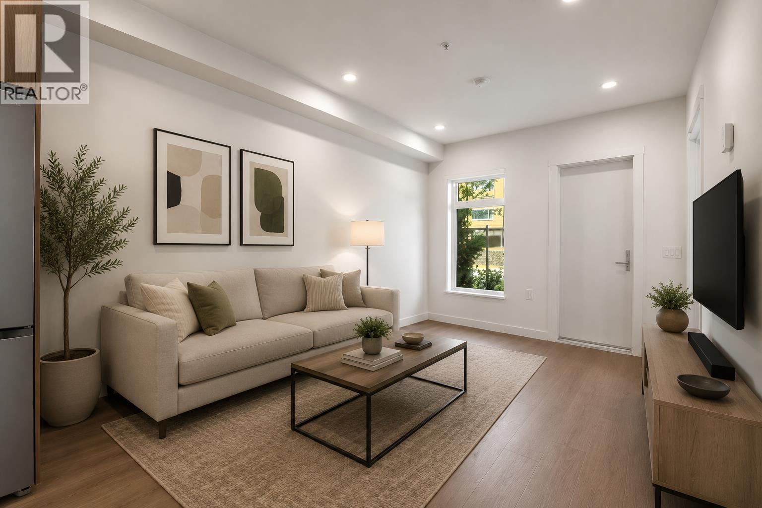 118 82 First Street Property Photo 3