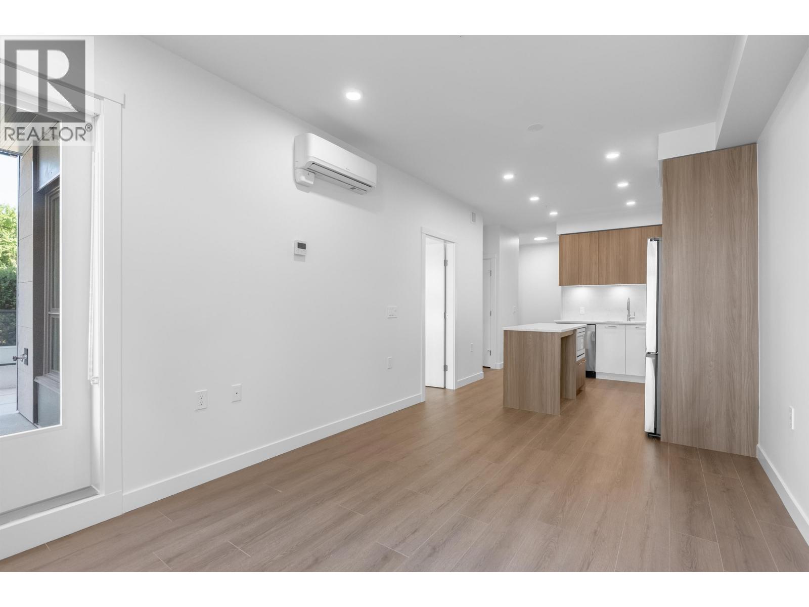 118 82 First Street Property Photo 16