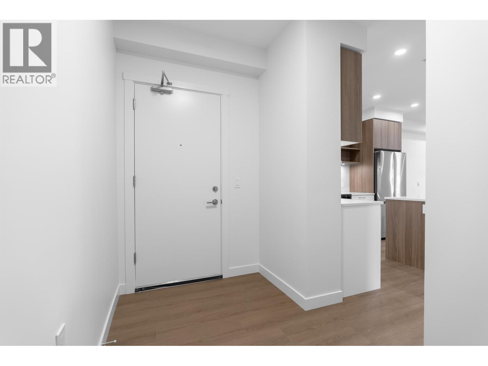 118 82 First Street Property Photo 25