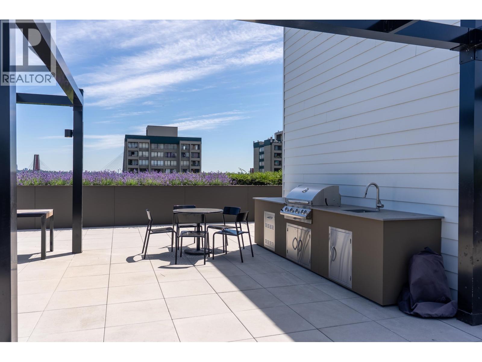 118 82 First Street Property Photo 32