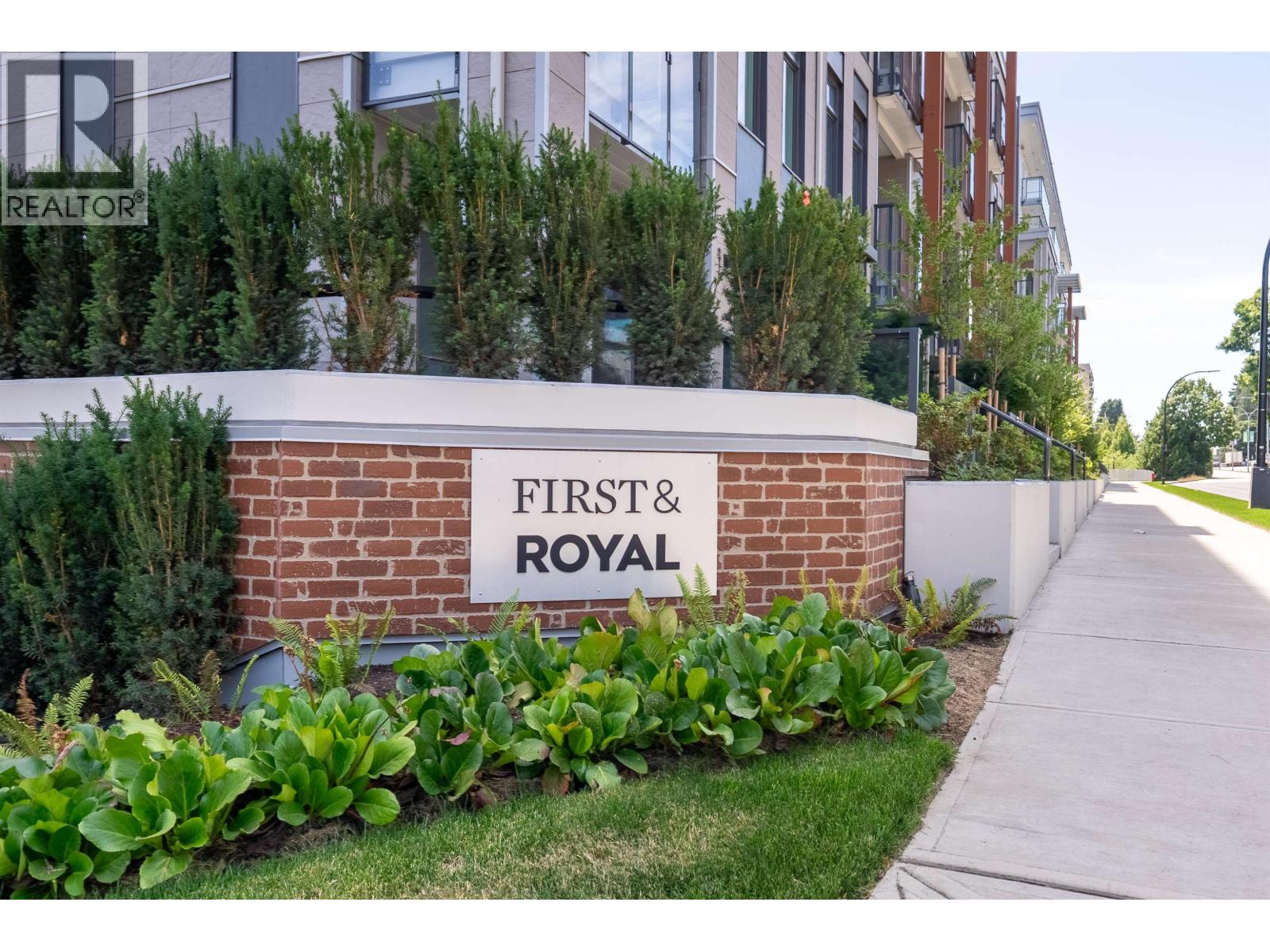 118 82 First Street Property Photo 40
