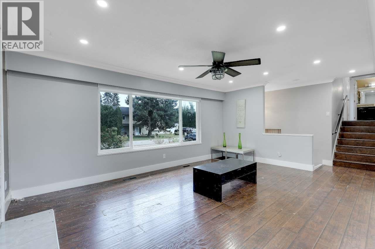 11331 Seafield Crescent Property Photo 3