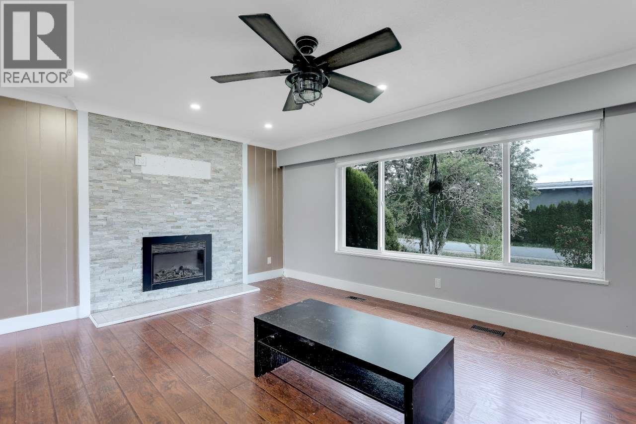 11331 Seafield Crescent Property Photo 4