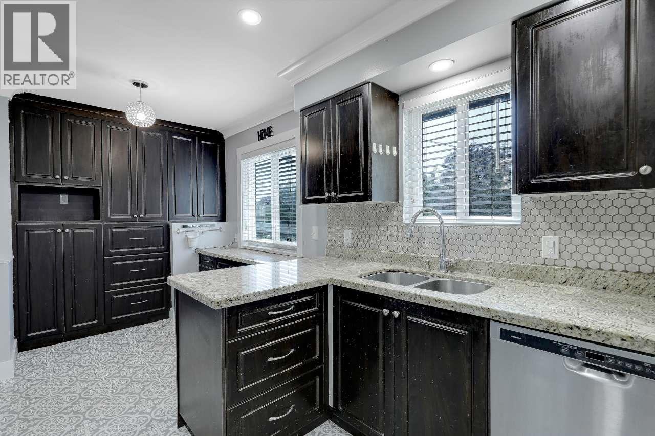 11331 Seafield Crescent Property Photo 9