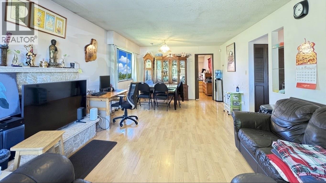 10140 Westminster Highway Property Photo 4