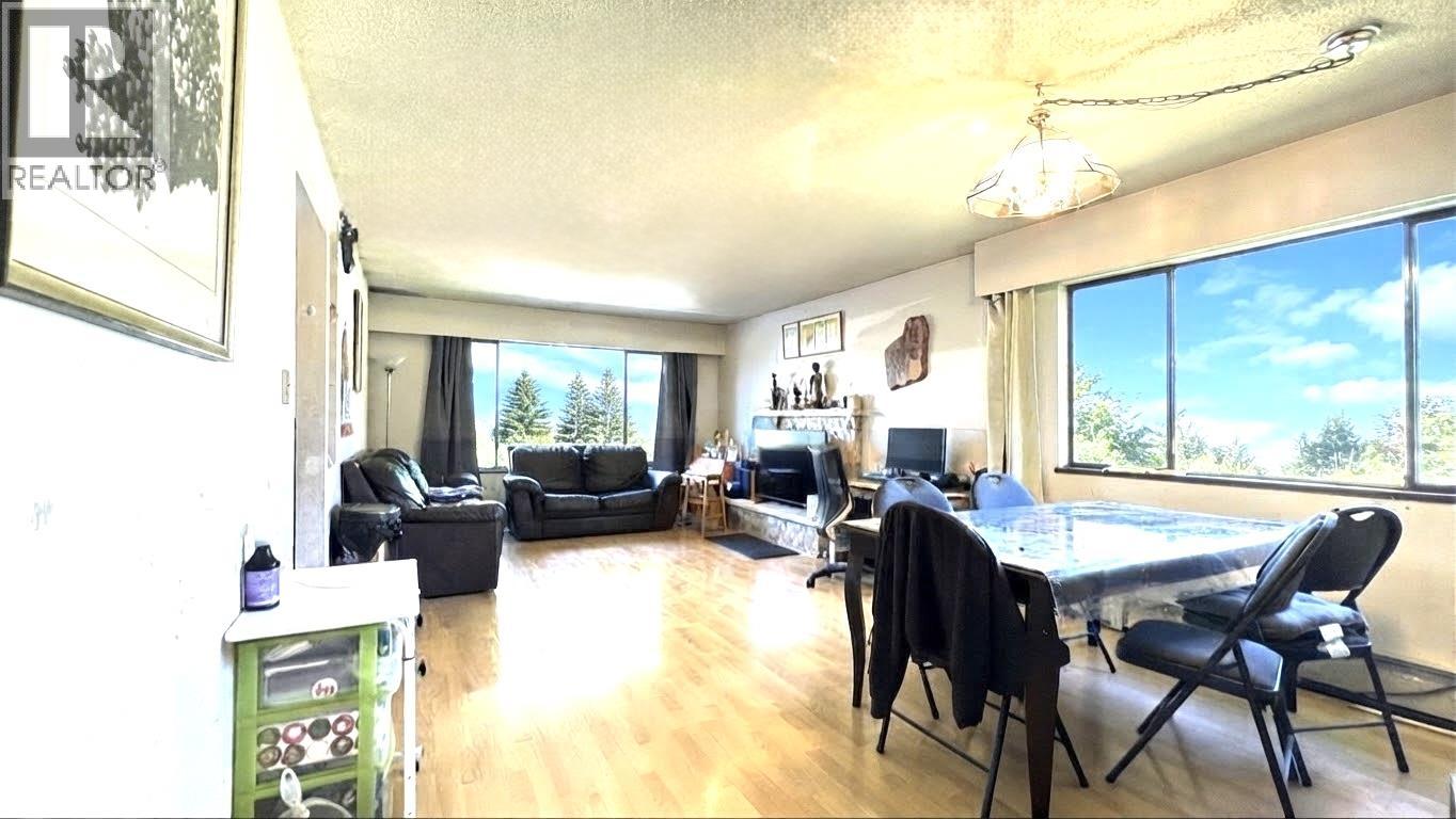 10140 Westminster Highway Property Photo 5