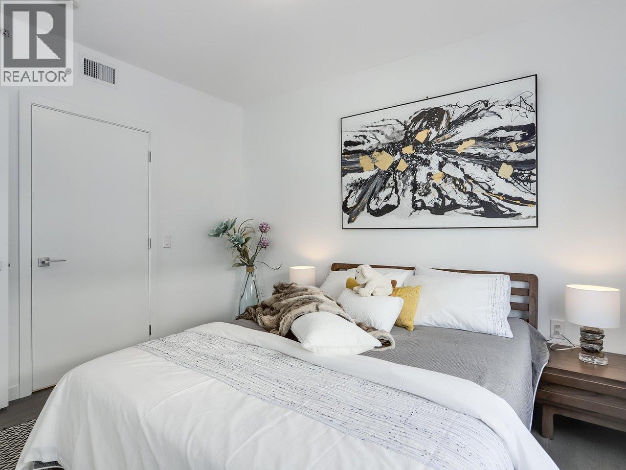 808 1688 Pullman Porter Street Property Photo 12