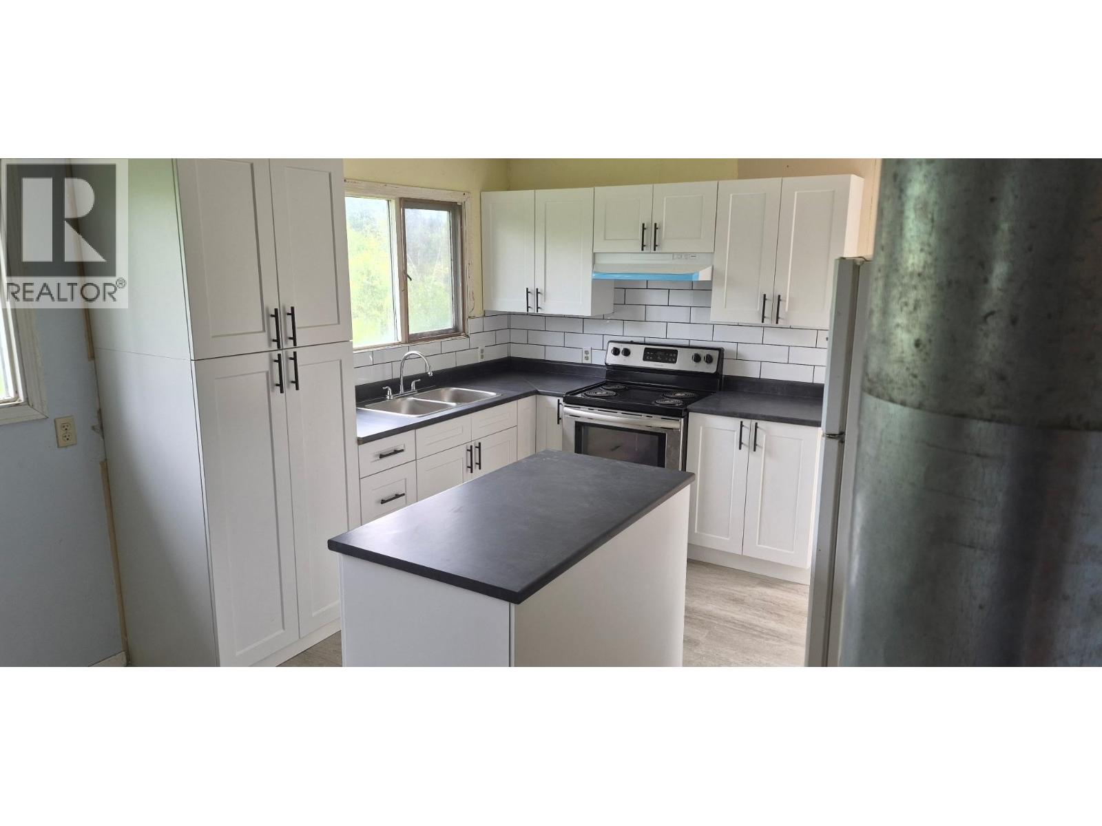 43378 N 97 Highway Property Photo 3