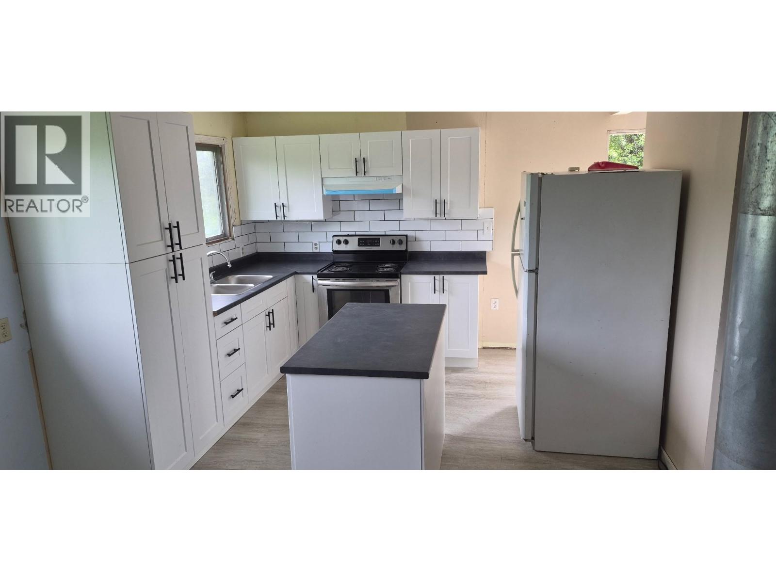 43378 N 97 Highway Property Photo 4