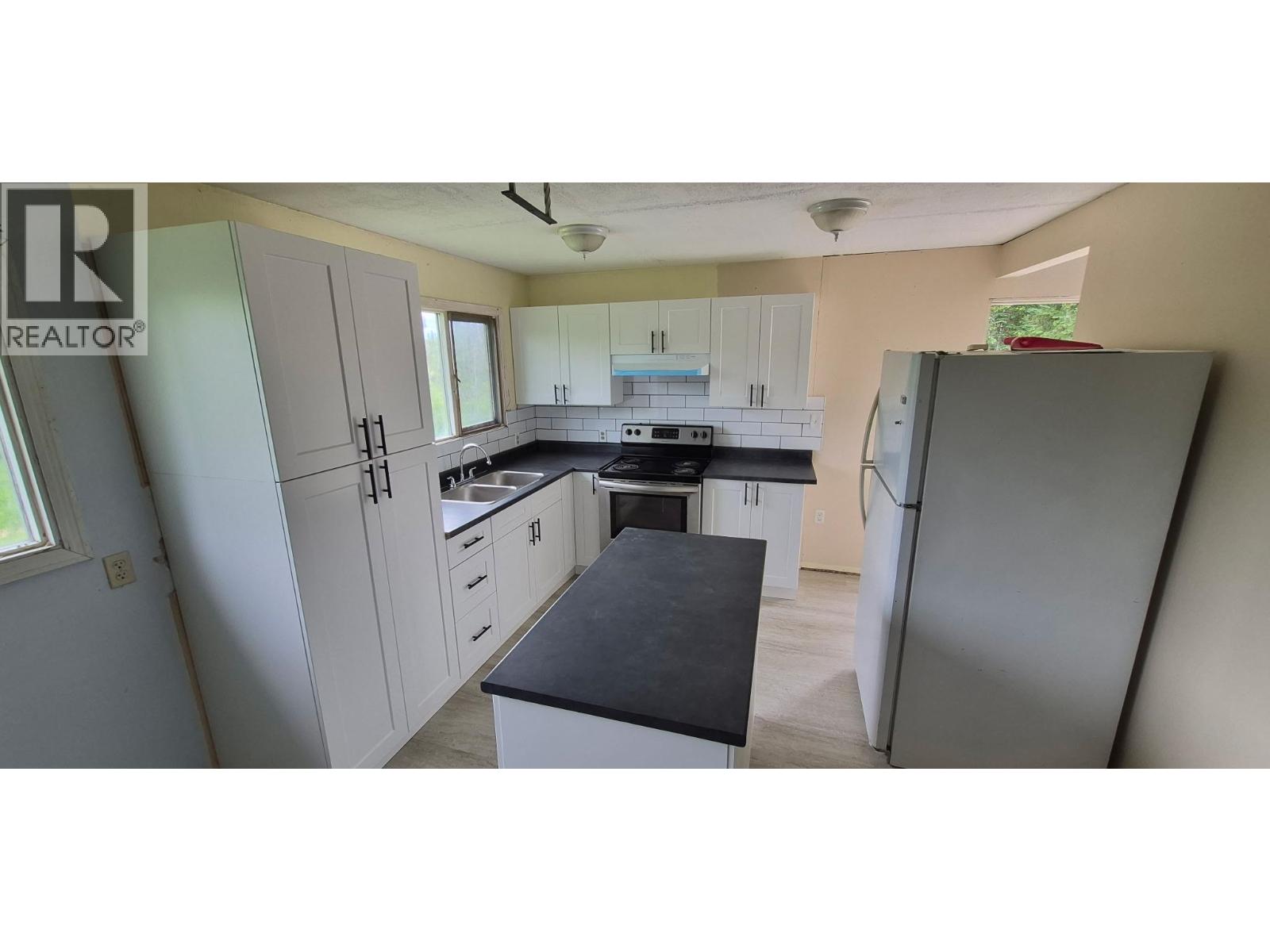 43378 N 97 Highway Property Photo 6