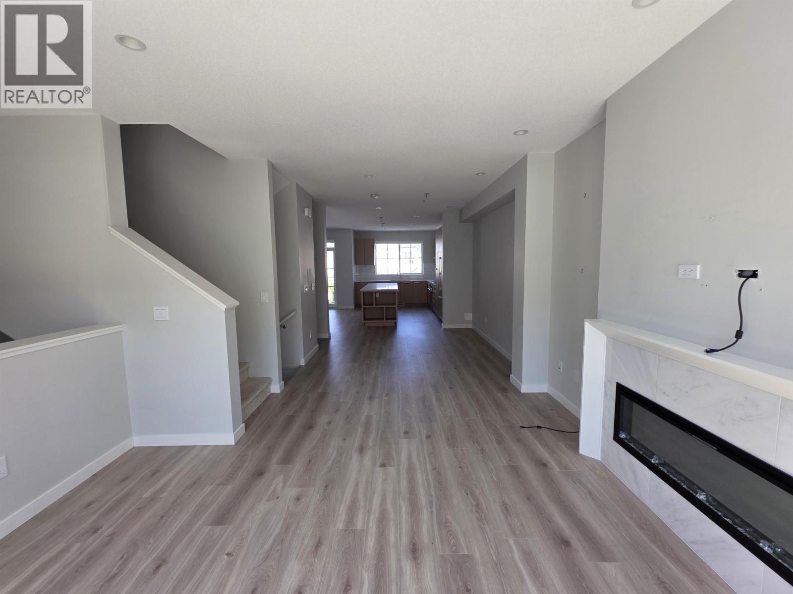 59 5311 Admiral Way Property Photo 10