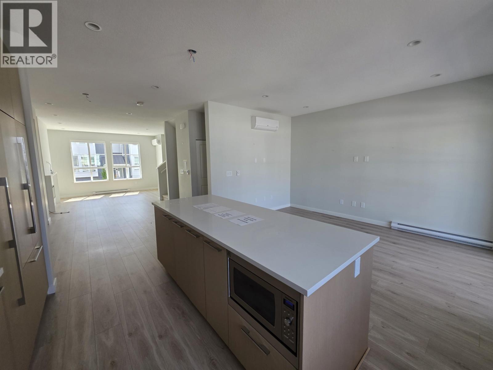 59 5311 Admiral Way Property Photo 13