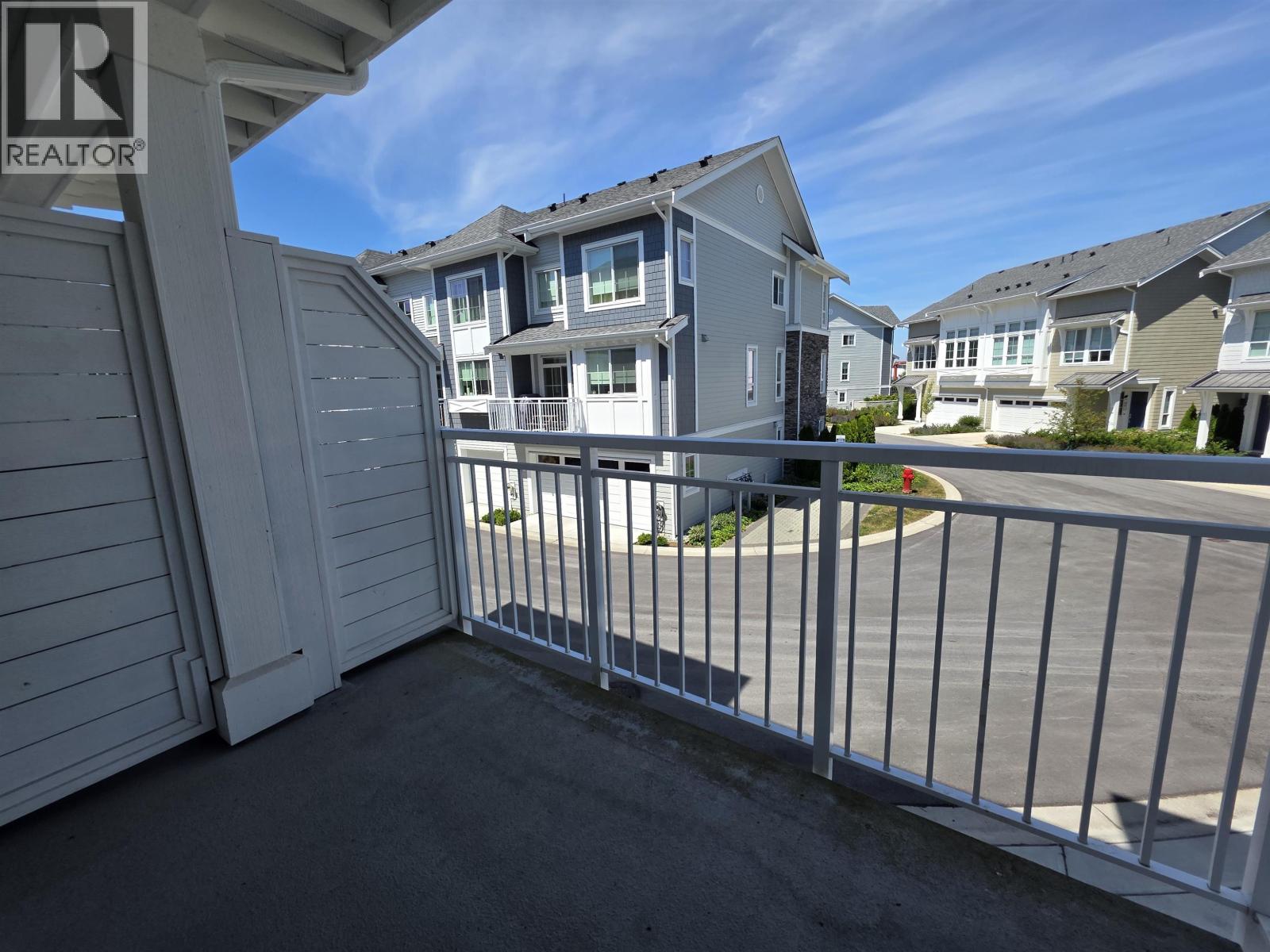 59 5311 Admiral Way Property Photo 14