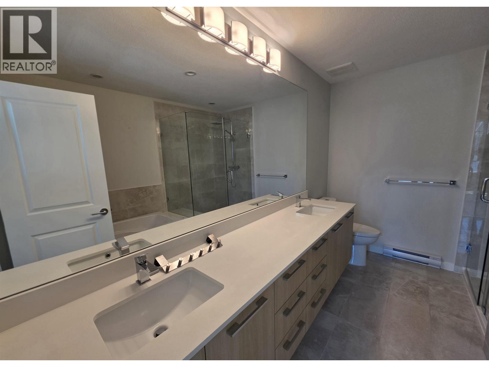 59 5311 Admiral Way Property Photo 17