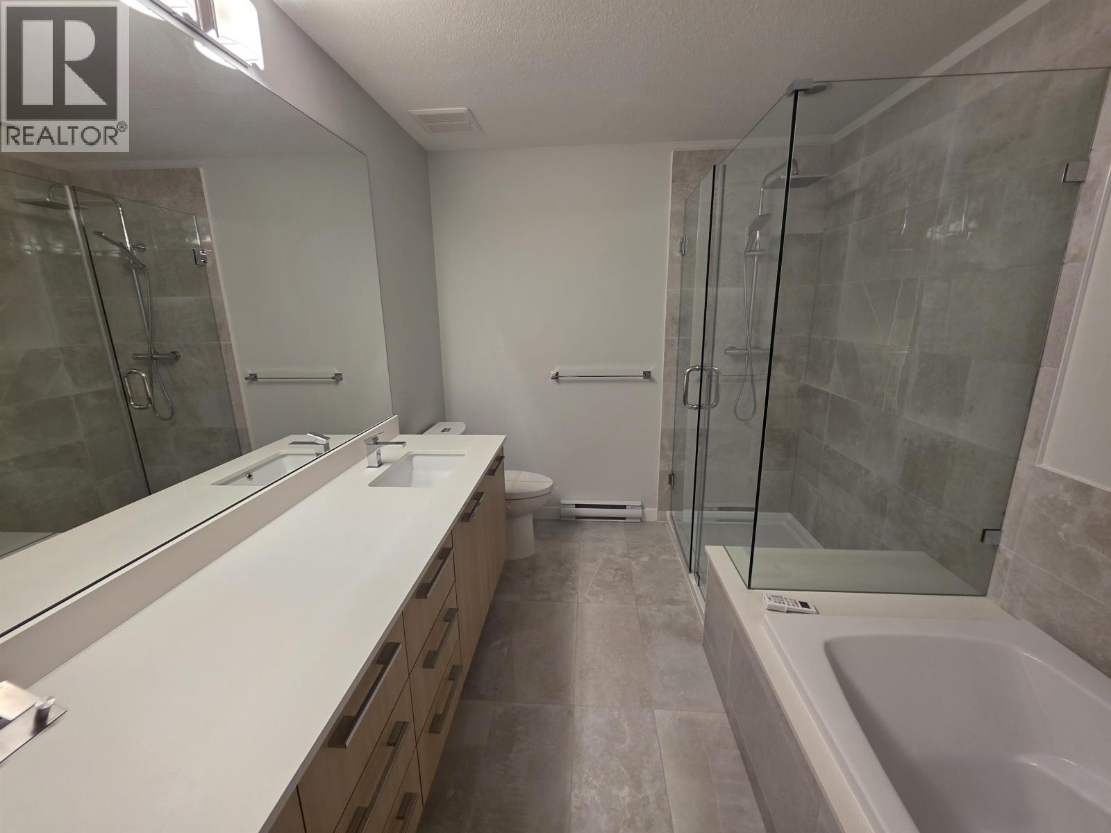 59 5311 Admiral Way Property Photo 18