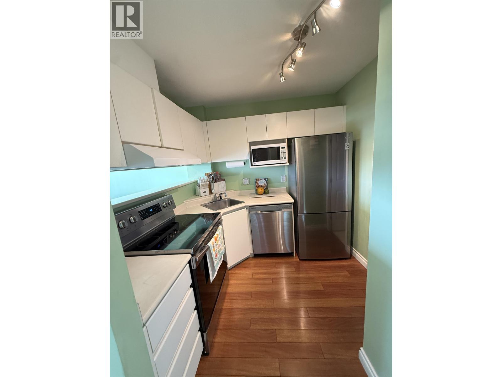 606 1188 Richards Street Property Photo 12