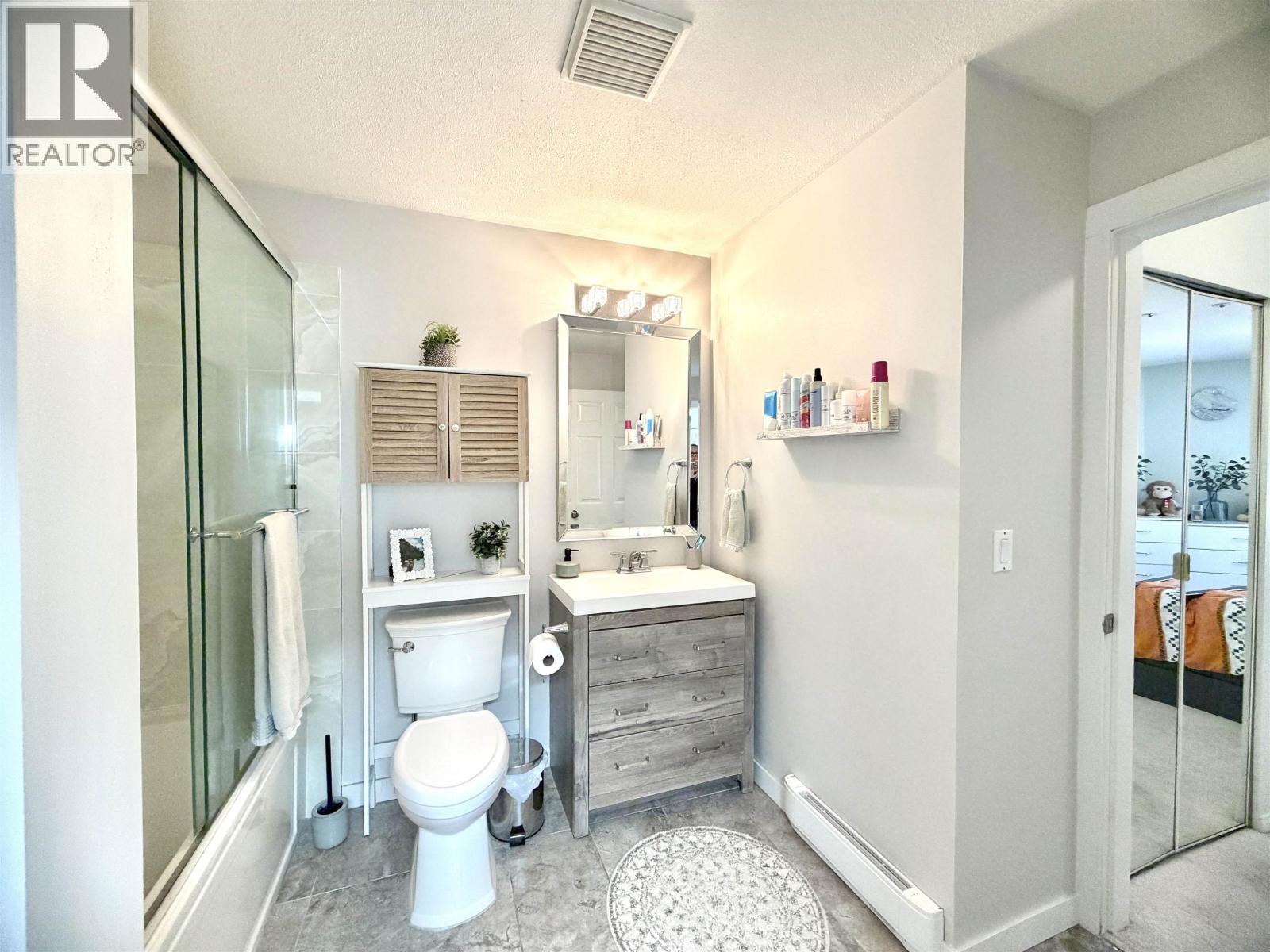 412 2960 Princess Crescent Property Photo 3
