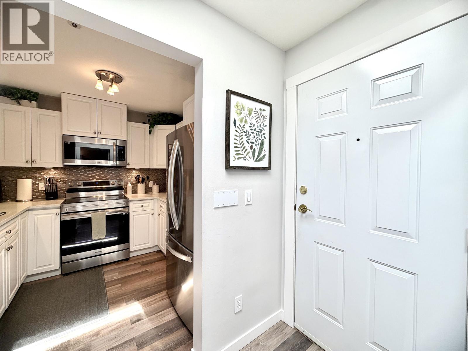 412 2960 Princess Crescent Property Photo 6