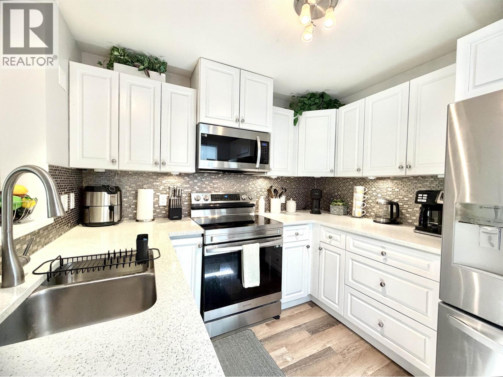 412 2960 Princess Crescent Property Photo 8