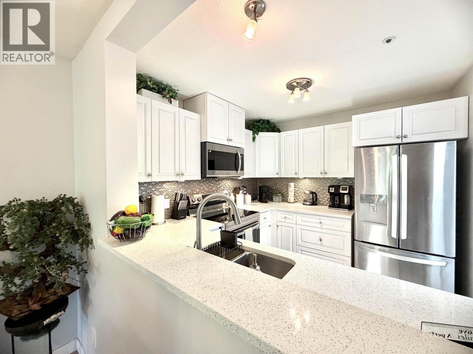 412 2960 Princess Crescent Property Photo 9