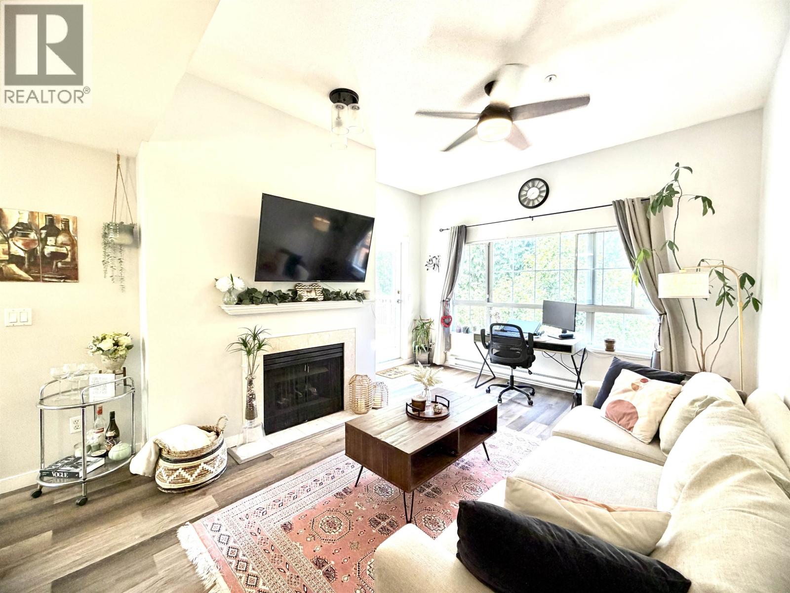 412 2960 Princess Crescent Property Photo 14