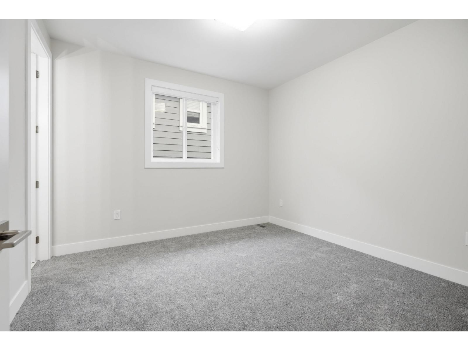 17156 1 Avenue Property Photo 13