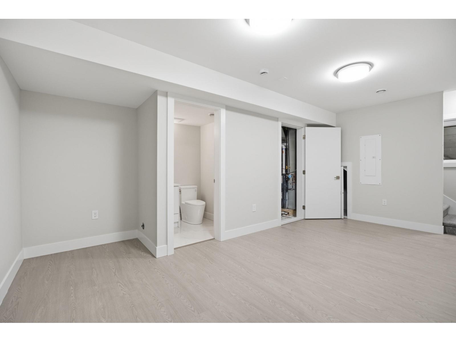 17156 1 Avenue Property Photo 19