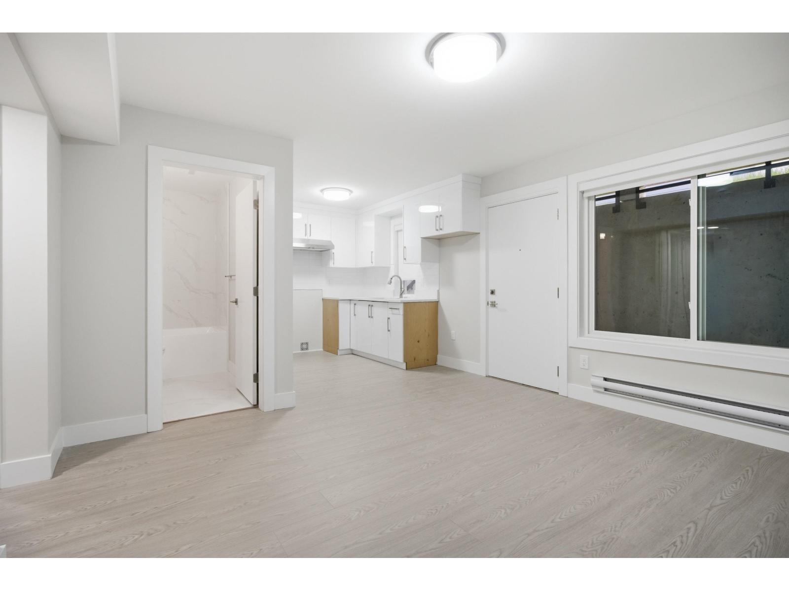 17156 1 Avenue Property Photo 23