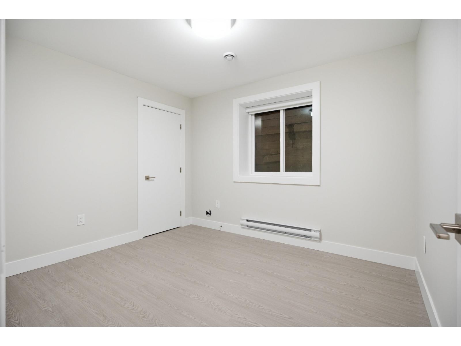17156 1 Avenue Property Photo 24