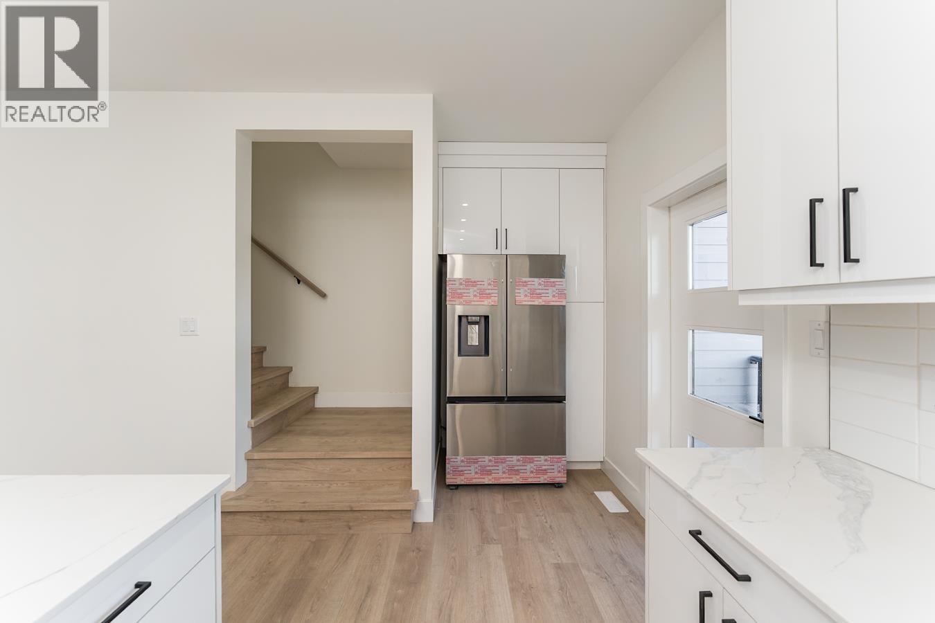 1501 2395 Rowe Street Property Photo 3