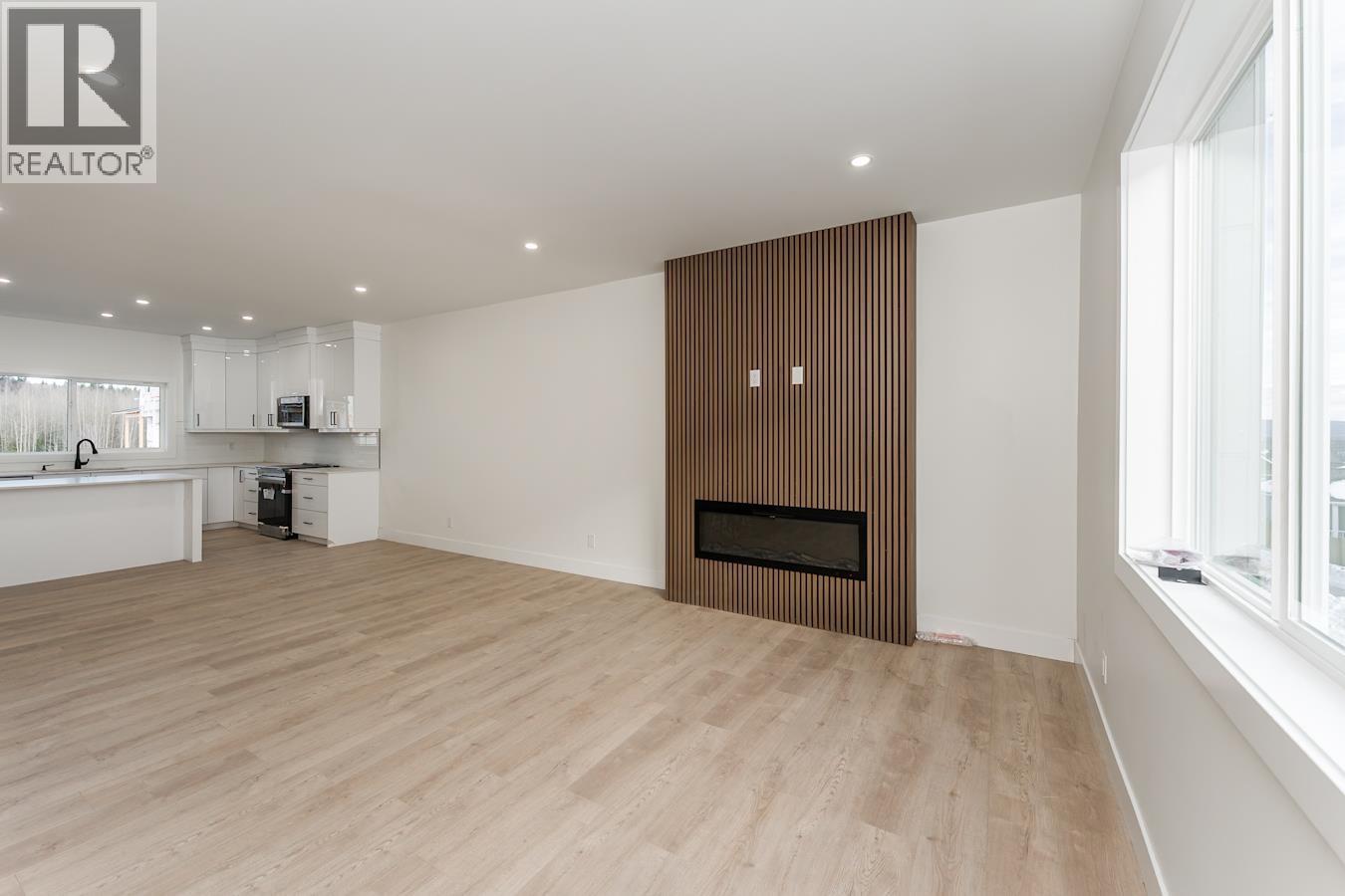 1501 2395 Rowe Street Property Photo 10