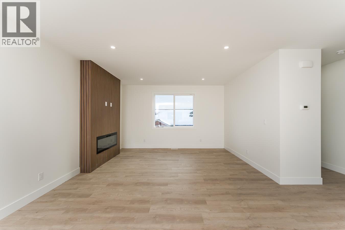1501 2395 Rowe Street Property Photo 12