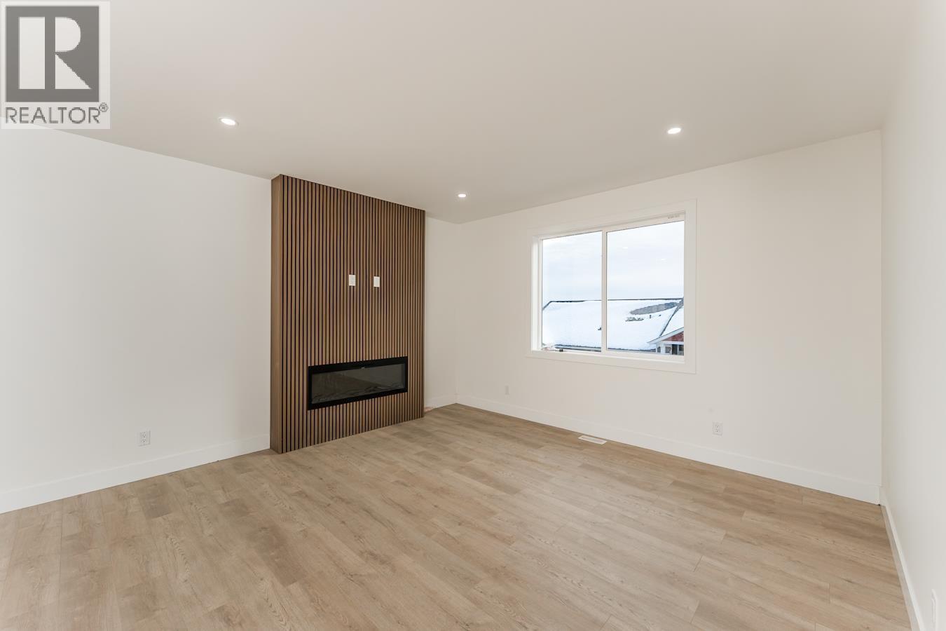 1501 2395 Rowe Street Property Photo 13