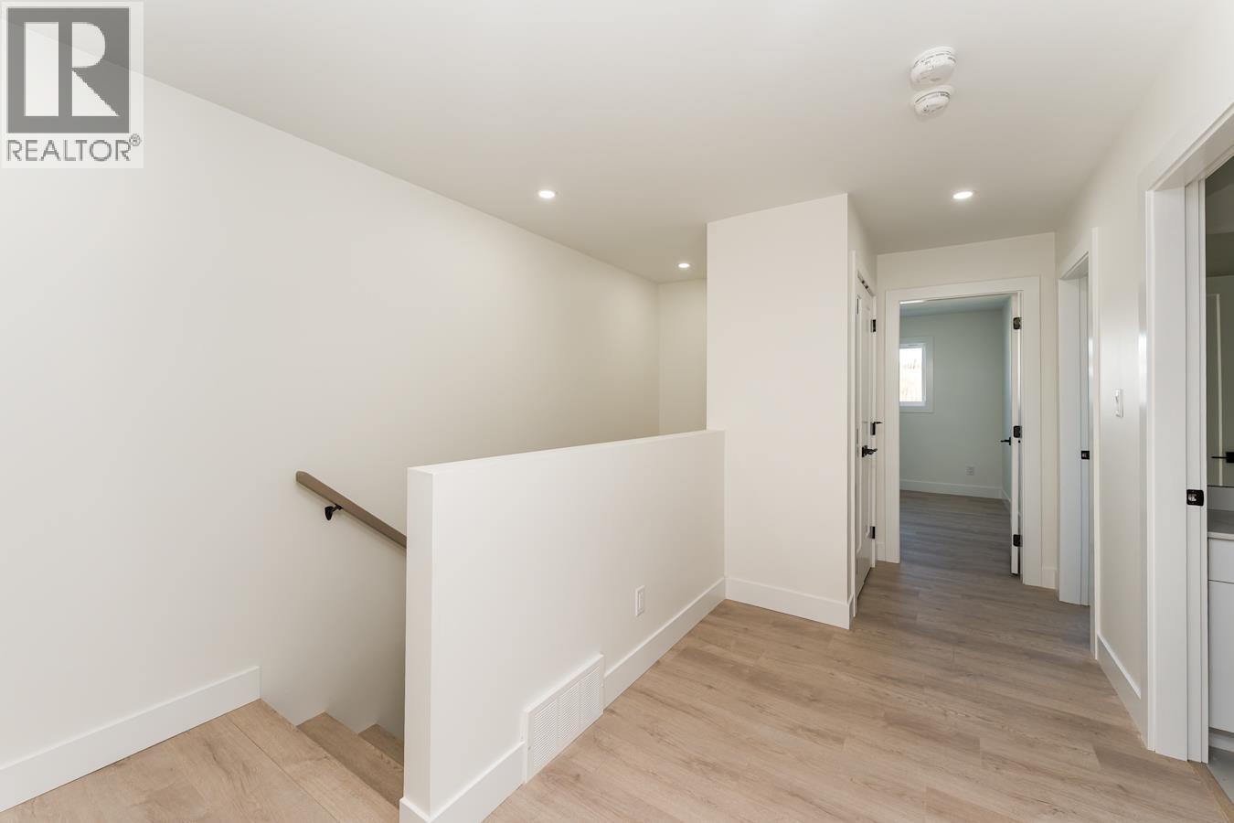 1501 2395 Rowe Street Property Photo 16