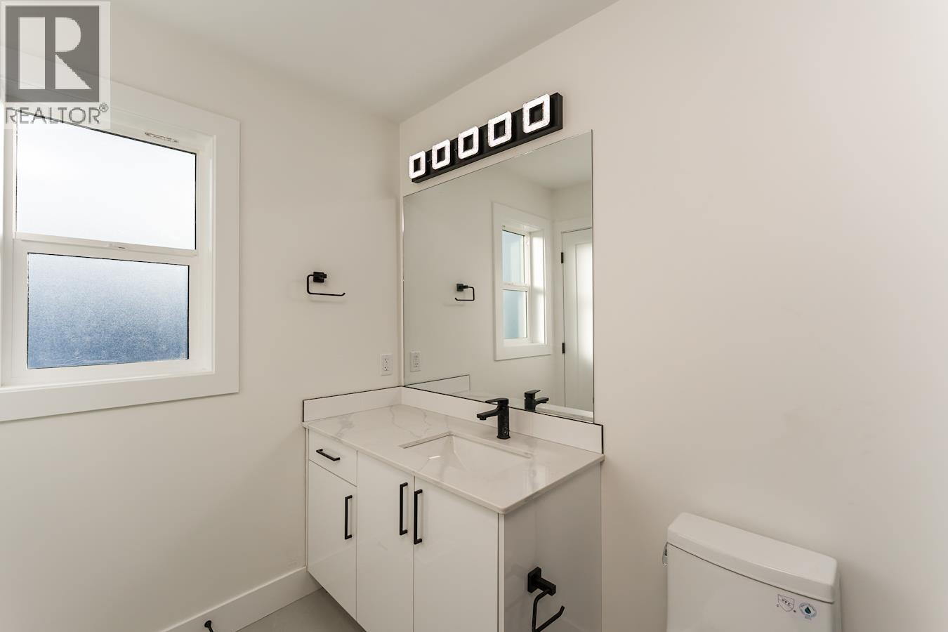 1501 2395 Rowe Street Property Photo 17