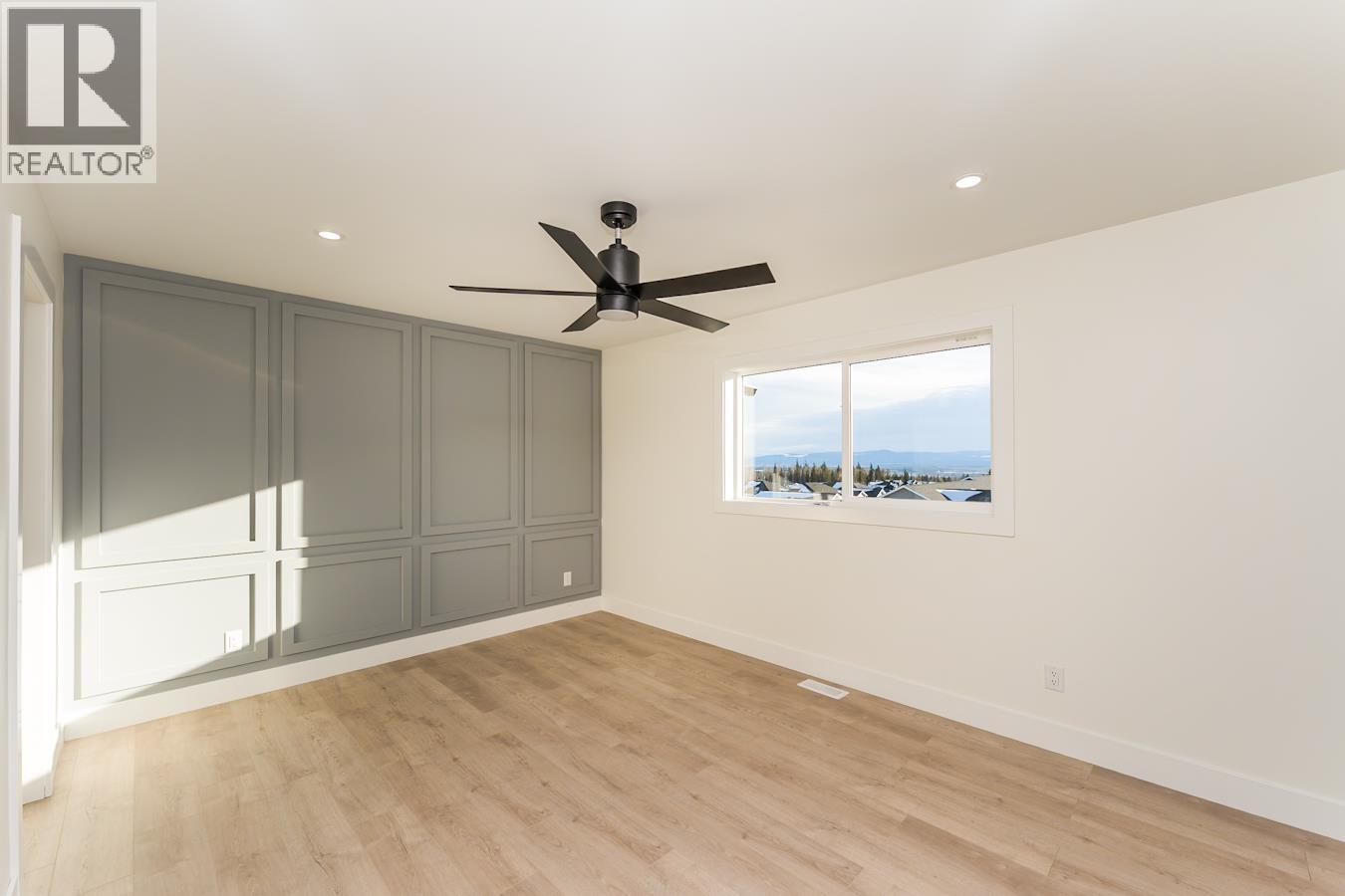 1501 2395 Rowe Street Property Photo 20