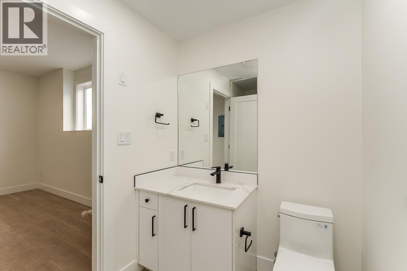 1501 2395 Rowe Street Property Photo 25