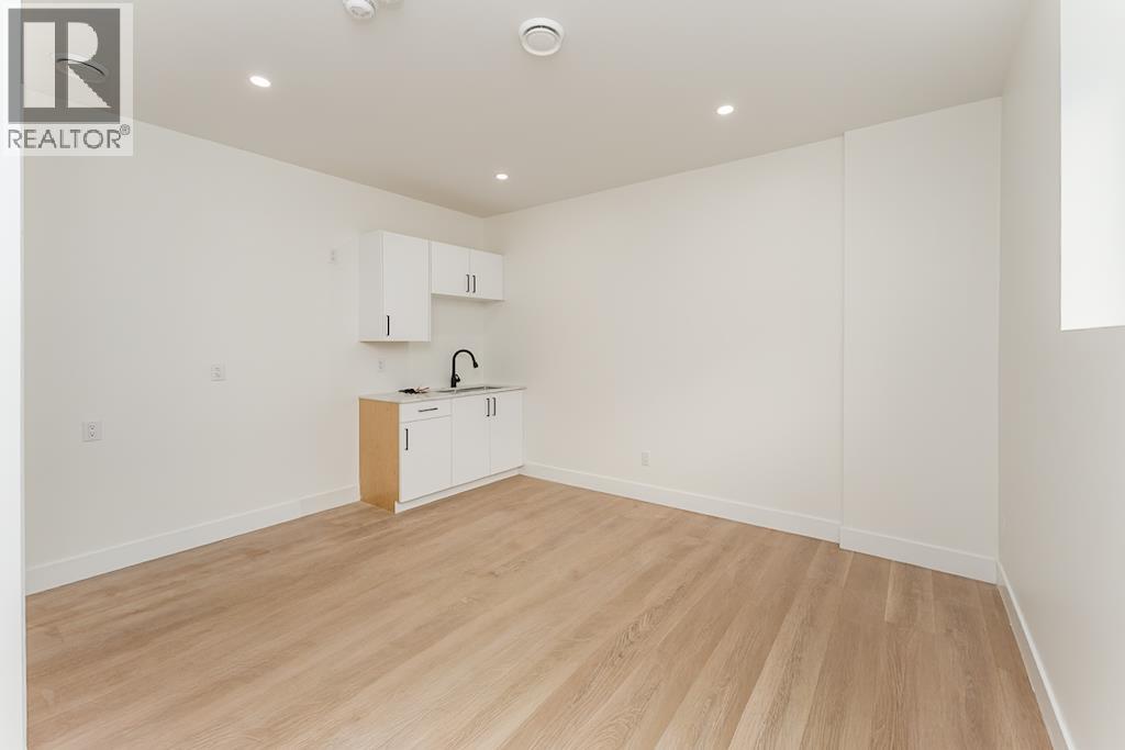 1501 2395 Rowe Street Property Photo 27