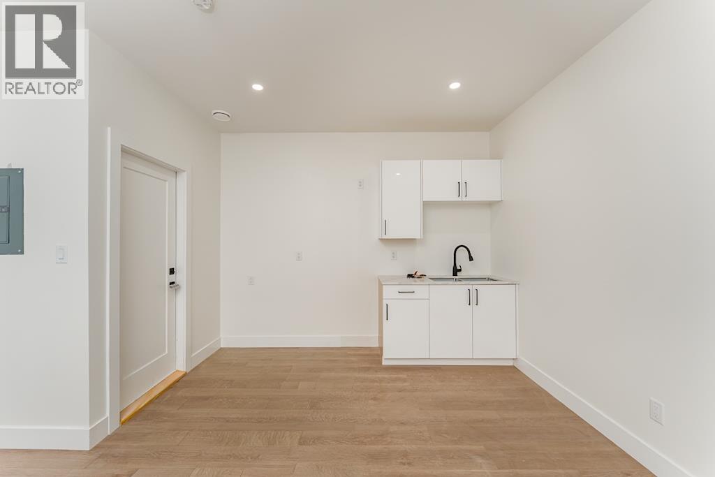 1501 2395 Rowe Street Property Photo 28