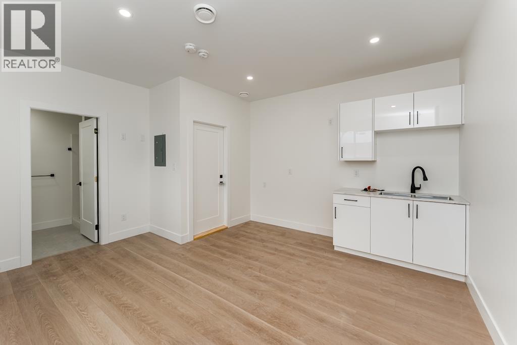 1501 2395 Rowe Street Property Photo 29